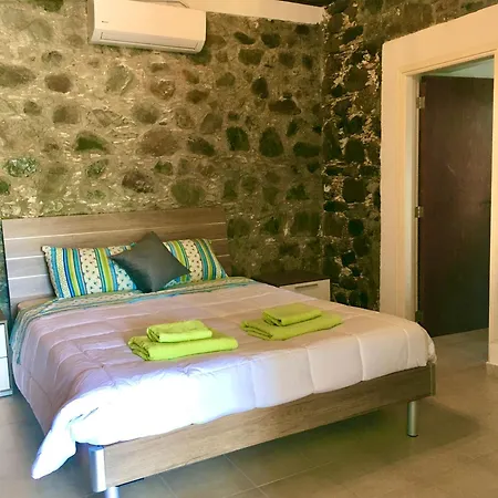 Nefeli House Holiday home *